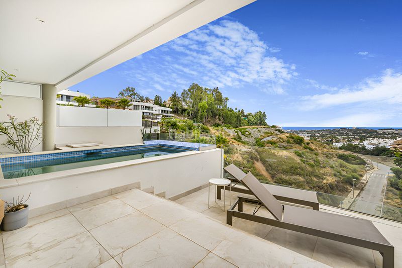 Foto 54380c7f-a219-4b2d-b906-53c6353ee808. Apartament amb aparcament piscina a Nueva Andalucía centro Marbella