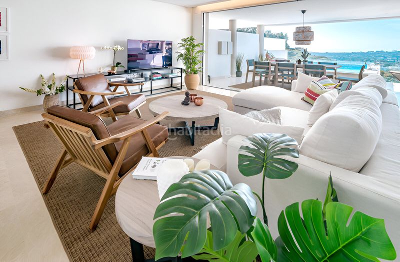 Foto 92ee18ba-8a9c-4530-83f9-da845e131351. Apartament amb aparcament piscina a Nueva Andalucía centro Marbella