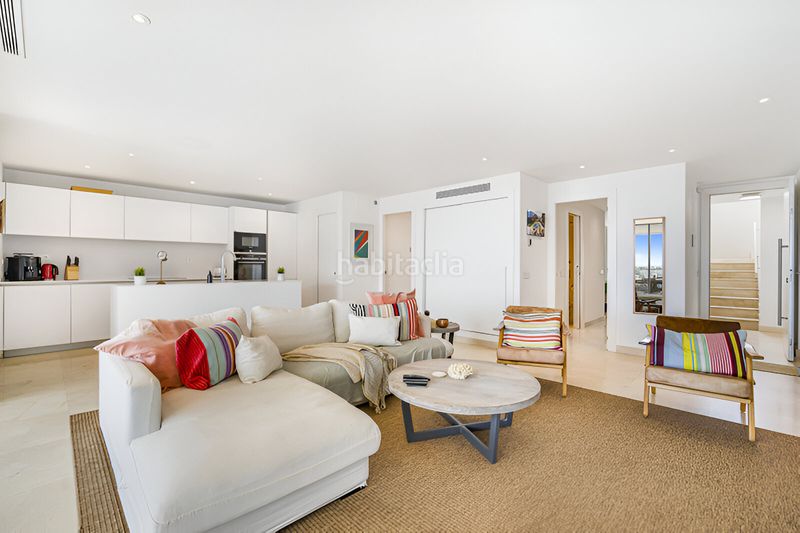 Foto a25fb1aa-c012-42a3-a6f3-02deb11ae796. Apartament amb aparcament piscina a Nueva Andalucía centro Marbella