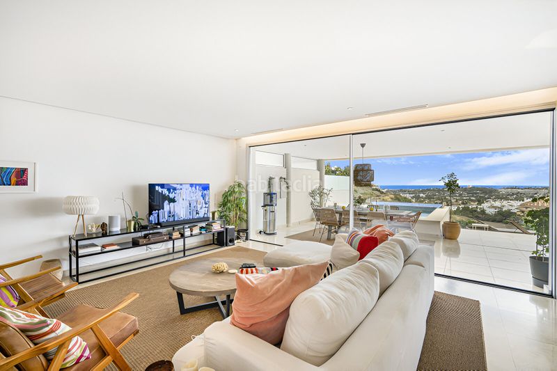 Foto aacd0f11-62e7-46d4-814d-290bb10986fc. Apartament amb aparcament piscina a Nueva Andalucía centro Marbella