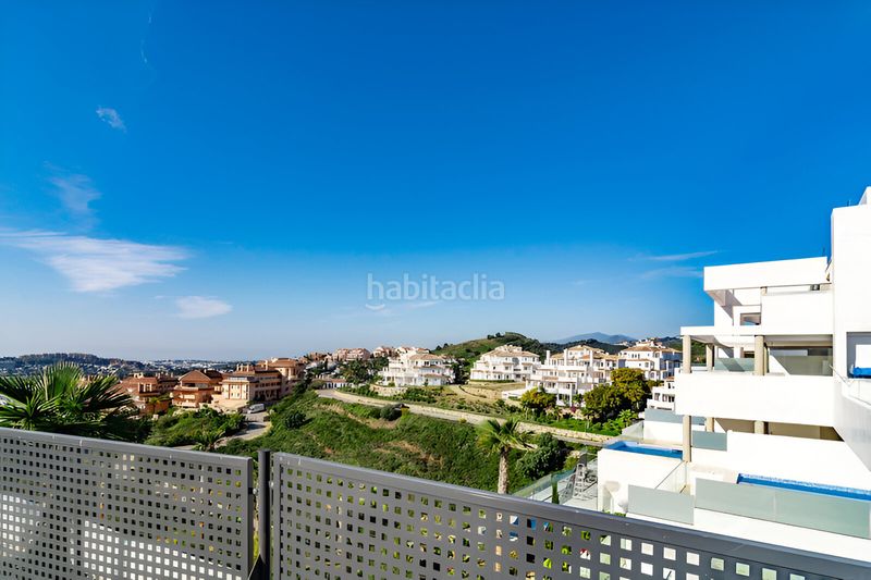 Foto fad16bdc-c264-4b07-93cd-8dcc2da7fbc0. Apartament amb aparcament piscina a Nueva Andalucía centro Marbella