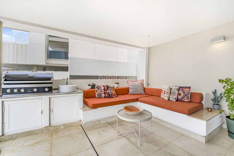 Foto fdebe5d3-e690-422d-8c63-458ad512c51a. Apartament amb aparcament piscina a Nueva Andalucía centro Marbella