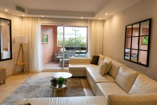Planta baixa a Puente Romano. Apartamento en planta baja en venta en la milla de oro