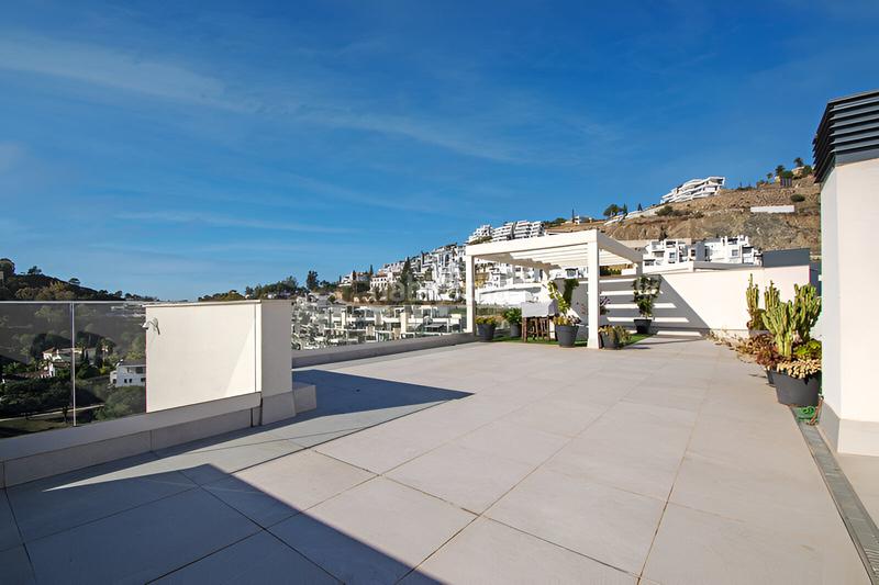 Foto b7602df2-8d86-46b2-972c-2bb8f49c6808. Ático  dúplex en venta en La Quinta en La Quinta Benahavís