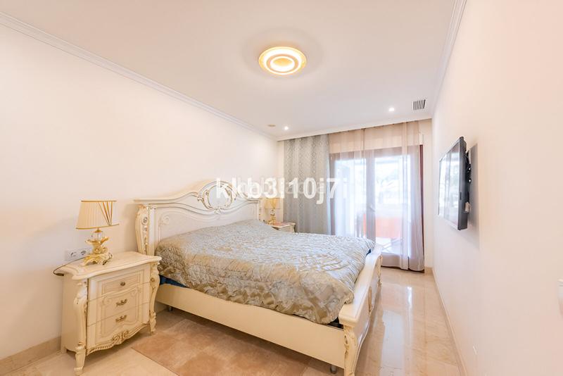 Foto 25bd35d2-9b59-4403-bfa7-41edb00a2dc8. Apartamento  en planta intermedia en venta en la milla de oro en Marbella