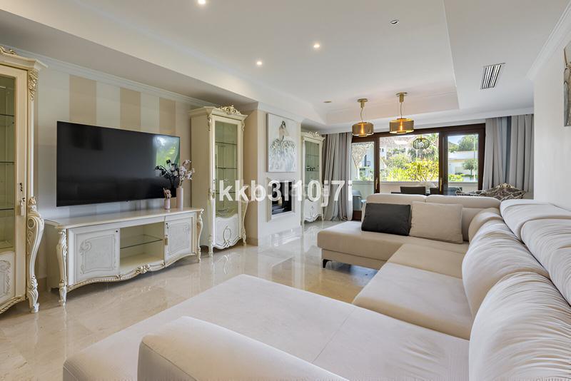 Foto 37c78a64-bb07-4eda-bcba-4be14600acd9. Apartamento  en planta intermedia en venta en la milla de oro en Marbella