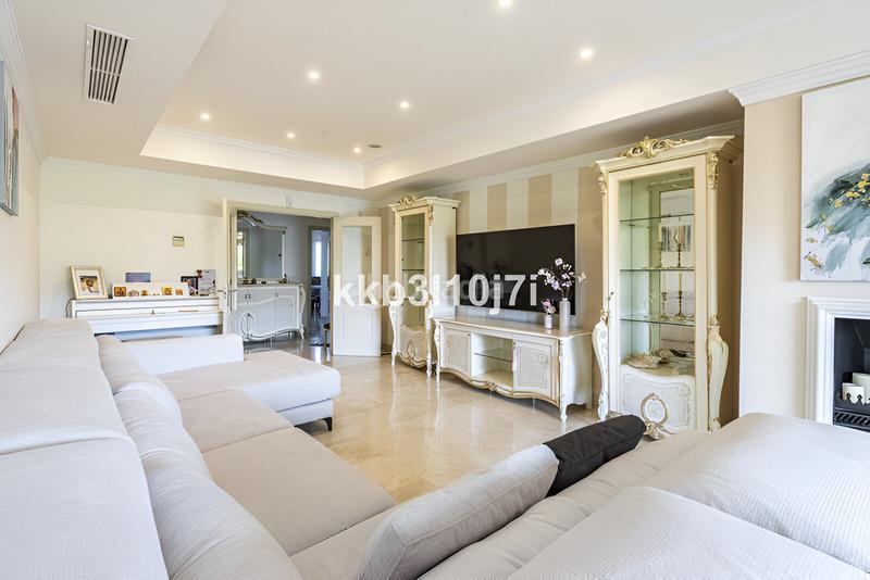 Foto 9f95c6fe-67b1-45c8-b172-846f54d41bb1. Apartamento  en planta intermedia en venta en la milla de oro en Marbella