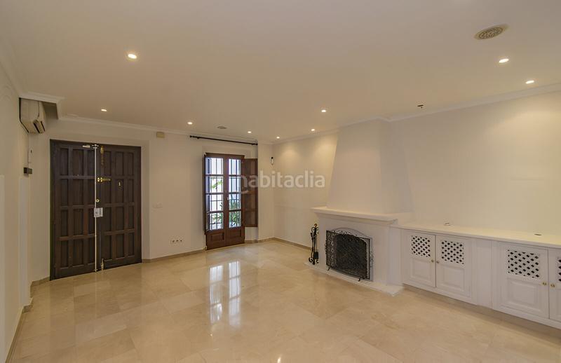 Foto 0cf3437f-3916-4491-9231-46d48dcaee1e. Semi detached house with pool in Puente Romano Marbella