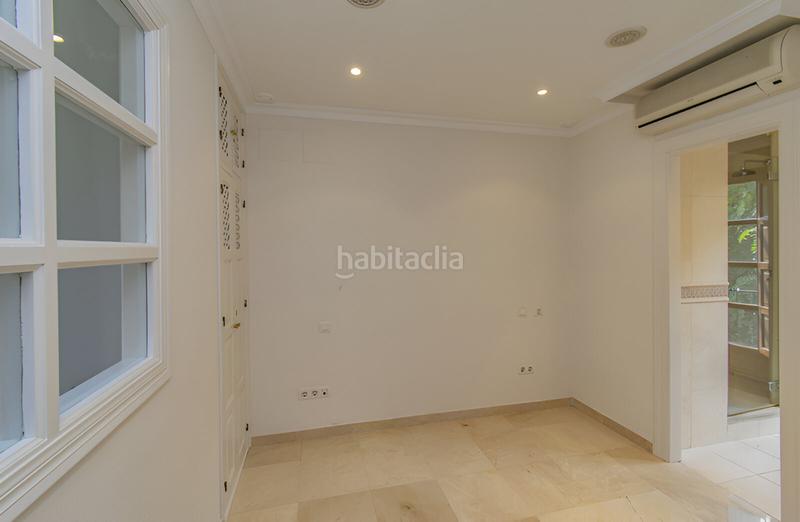 Foto 521ab2fe-4c4c-4f7e-a40d-7a007673f69d. Semi detached house with pool in Puente Romano Marbella