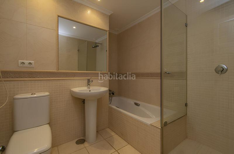 Foto dd75cfc6-69df-4054-9af2-6d476ea7d253. Semi detached house with pool in Puente Romano Marbella