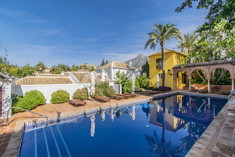 Foto e28f2810-7f57-4e72-bb23-61553eb7fb5d. Semi detached house with pool in Puente Romano Marbella
