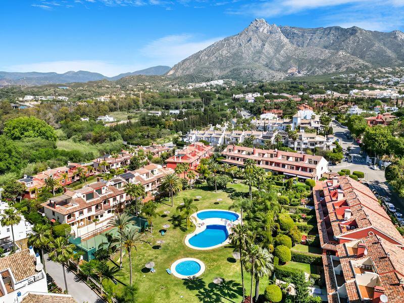 Foto 54a6cb63-f937-48ce-80fb-b2fd6279ef96. Casa adosada  en venta en nageles en Nagüeles Alto Marbella
