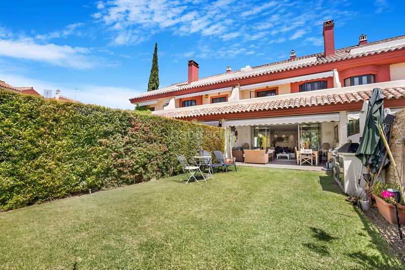 Foto 8357e8fd-b93c-43b2-b8b2-8b68c68255b1. Casa adosada  en venta en nageles en Nagüeles Alto Marbella