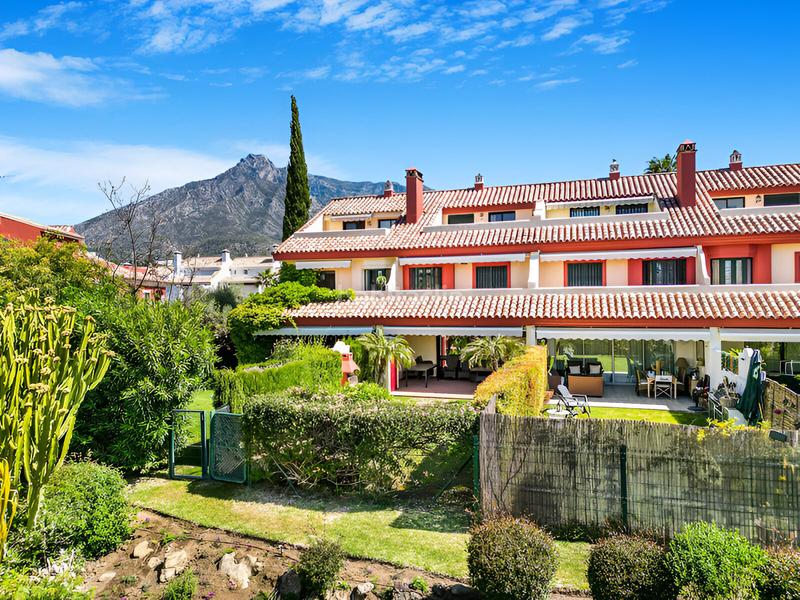 Foto a4c9b53e-b673-4a49-a6f2-aff64e6b9475. Casa adosada  en venta en nageles en Nagüeles Alto Marbella