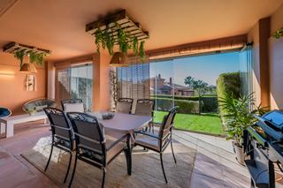 Apartament a Centro. Apartamento en planta media en venta en estepona