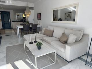 Rez-de-chaussée à Nueva Andalucía centro. Apartamento en planta baja en venta en nueva andalucía