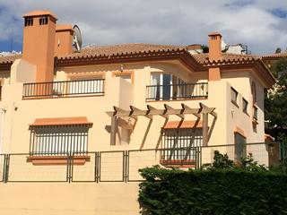 Casa aparellada a Riviera del Sol. Casa adosada en venta en riviera del sol
