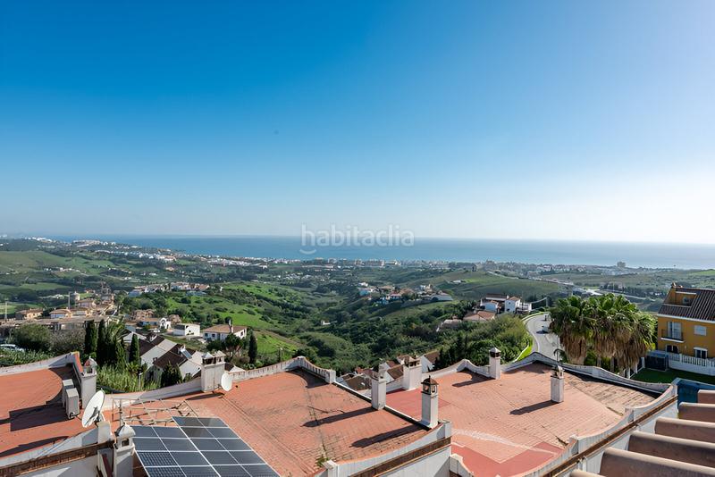 Foto 135201ef-f8c4-401e-b250-725fa9eba960. Casa adossada amb aparcament piscina a Manilva pueblo Manilva