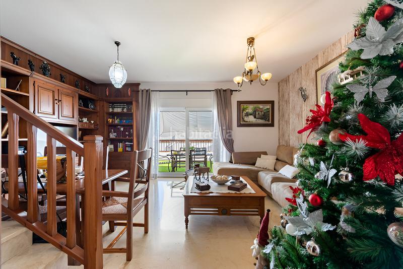 Foto 215b2a66-84e6-411e-ab8e-a282dd95bc5e. Casa adossada amb aparcament piscina a Manilva pueblo Manilva