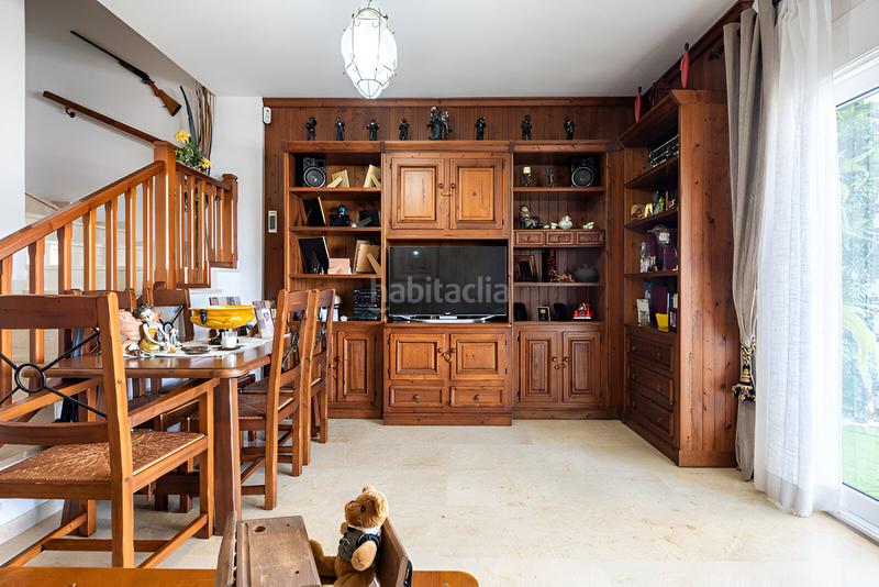 Foto 69934940-311a-4a95-9c63-8d48e7aaec8c. Casa adossada amb aparcament piscina a Manilva pueblo Manilva