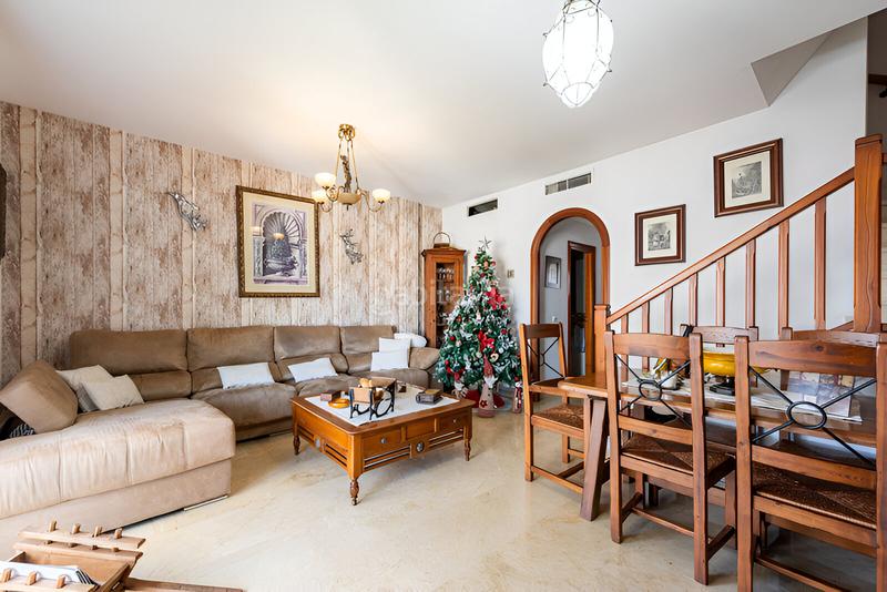 Foto f7b5aa42-c40a-4a65-85fe-b1e5443bf7b3. Casa adossada amb aparcament piscina a Manilva pueblo Manilva