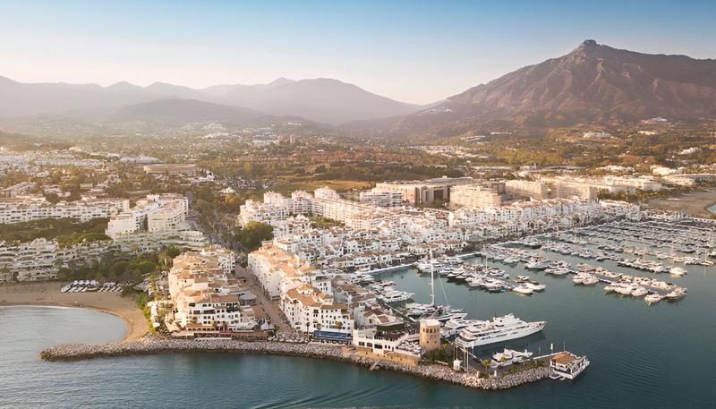 Foto c347e943-dd33-4af6-bb3e-5ff235dfd569. Apartamento  en planta media en venta en Puerto Banús en Marbella