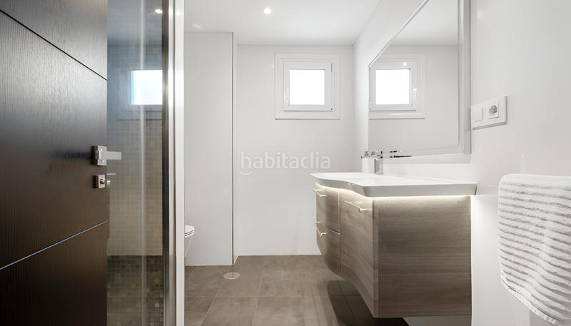 Foto dcb4b119-4af7-4664-982a-961529f456aa. Apartamento  en planta media en venta en Puerto Banús en Marbella