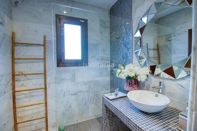 Foto 04b66cfc-3698-42be-8a54-d5dc1ecb9d6b. Casa con parcheggio piscina in La Duquesa Manilva