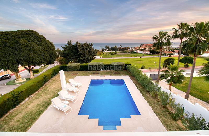 Foto 12b658e0-82e6-48c6-abbe-da498bbf5a51. Casa con parcheggio piscina in La Duquesa Manilva