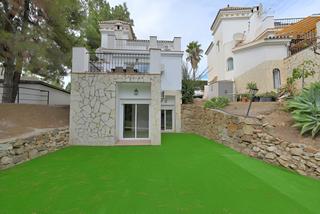 Casa a Calahonda. Villa independiente en venta en calahonda