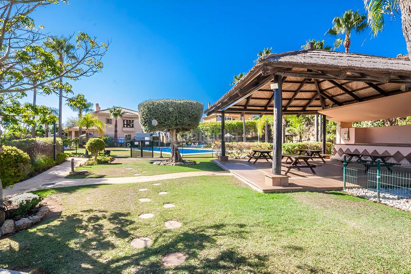 Foto ed73fdfc-643f-47da-9e17-4c8d0aeaae3f. Maison jumelée avec parking piscine dans Riviera del Sol Mijas