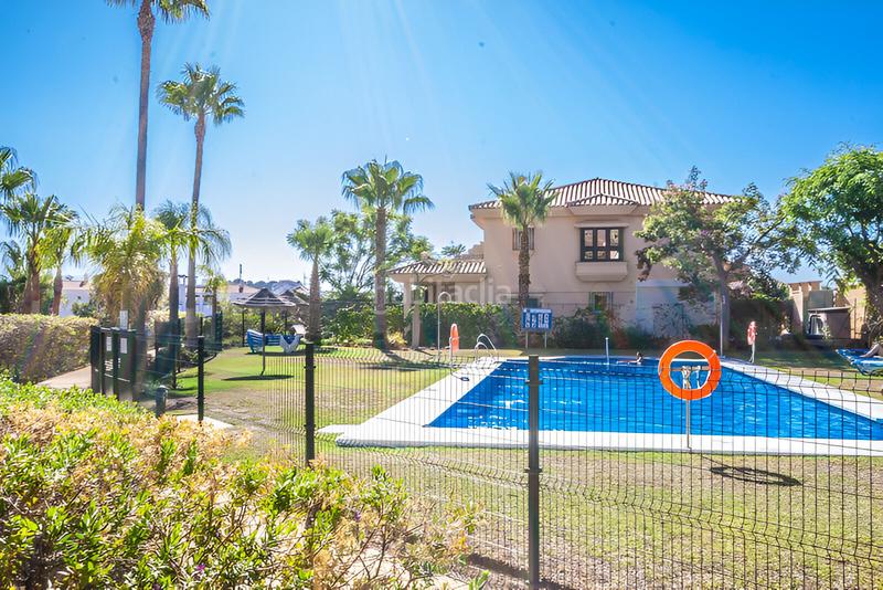 Foto ef4f0fda-70ee-4d21-aaf8-0d46b827dbc8. Maison jumelée avec parking piscine dans Riviera del Sol Mijas