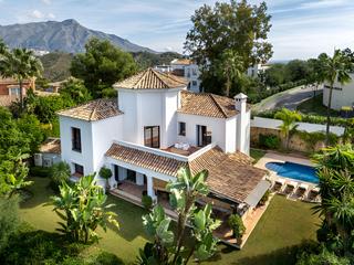 Casa a La Quinta. Villa independiente en venta en la quinta