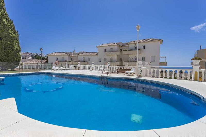 Foto 1f16ffa0-6cb4-472b-a55c-59e8581692e8. Apartamento  en planta intermedia en venta en Riviera del Sol en Mijas