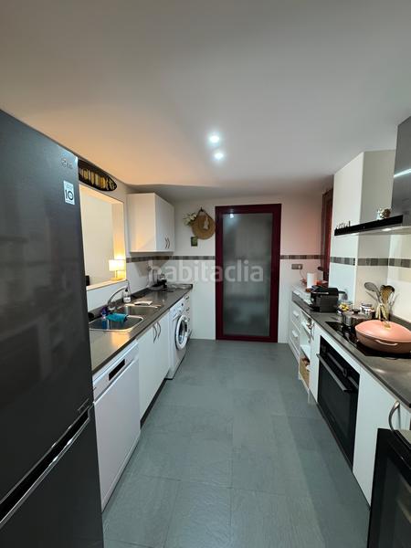Foto 19bc7dc2-dd7f-415a-bfee-9d9a18ecb5a1. Apartamento  en planta intermedia en venta playa en Casares