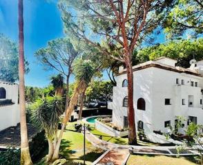 Doppelhaus in Nueva Andalucía centro. Casa adosada en venta en nueva andalucía