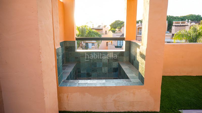Foto eadab2c8-4c66-4224-8cf2-d89f5b096cac. Reihenhaus mit parking pool in Puente Romano Marbella