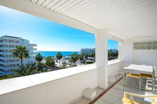 Appartement à Playa Bajadilla - Puertos. Apartamento en planta media en venta en marbella