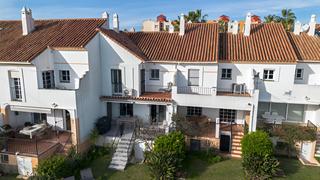 Casa adossada a Centro. Adosado en venta en estepona