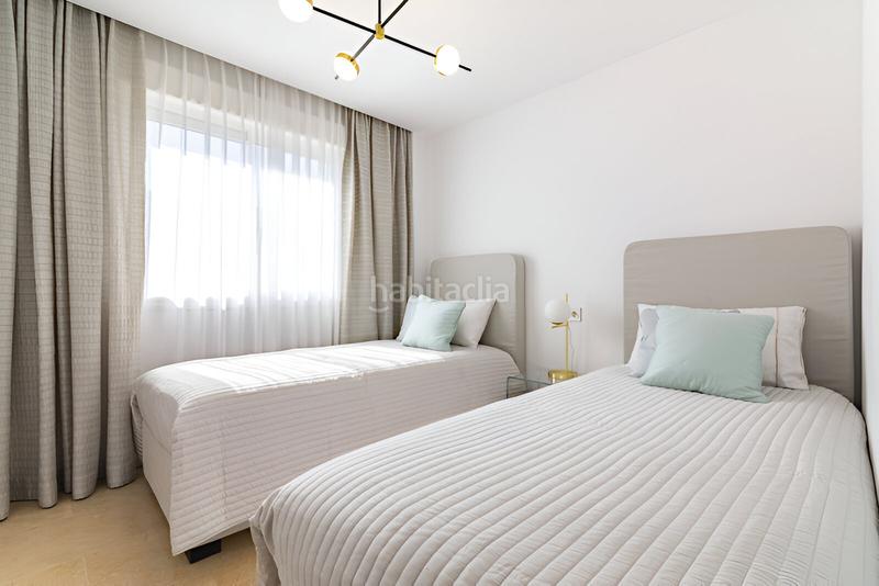 Foto f0d8c06c-feea-40df-8fc6-f07eeb08fd77. Dúplex  en venta en la milla de oro en Puente Romano Marbella