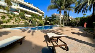 Planta baixa a Puente Romano. Apartamento en planta baja en venta en la milla de oro