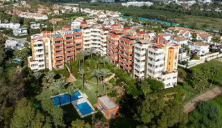Apartament a Centro. Apartamento en planta media en venta en estepona