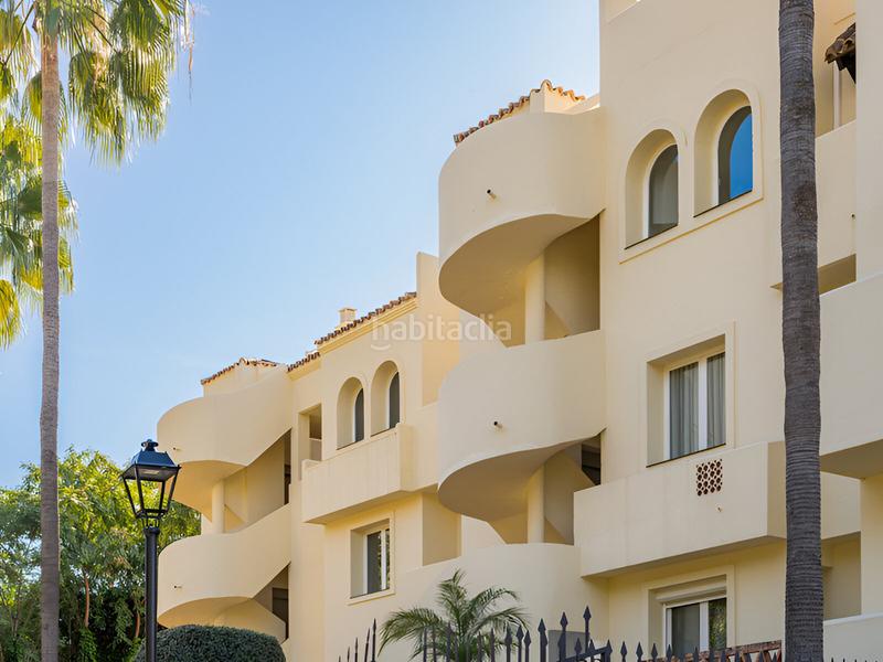 Foto 321966c2-7b59-4a4d-be0a-f0942eb8120b. Appartement mit heizung pool in los arqueros - puerto del almendro Benahavís