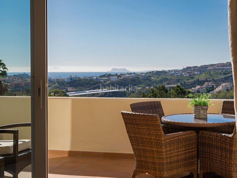 Foto 4074f214-7ae1-400f-a649-1e15a462f5f5. Appartement mit heizung pool in los arqueros - puerto del almendro Benahavís