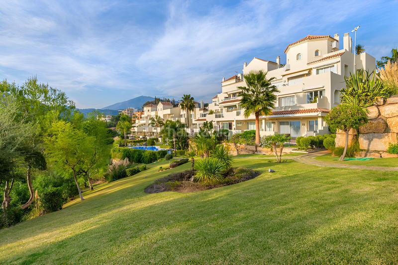 Foto ca88289b-1b9b-4286-918c-957ded92647f. Appartement mit heizung pool in los arqueros - puerto del almendro Benahavís