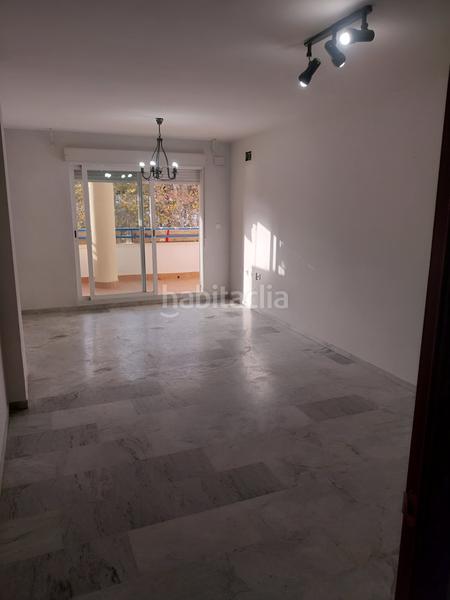 Foto b6751f7f-9c96-4dc6-bfd6-e9f19d9fe114. Apartament amb piscina a Playa Bajadilla - Puertos Marbella