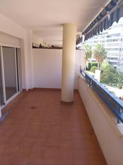 Apartment en Playa Bajadilla - Puertos. Apartamento en planta media en venta en marbella