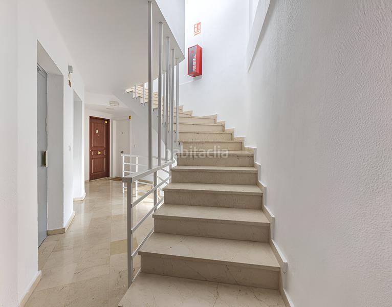 Foto 149b57bc-49dd-4e0b-8c33-855b6f6679b4. Apartament amb aparcament piscina a Playamar - Benyamina Torremolinos