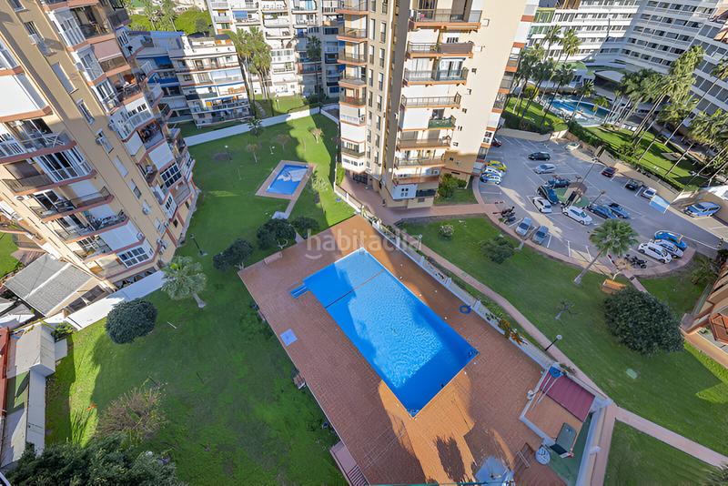 Foto 1d20796f-9e0e-48a3-8ce2-19558313efc3. Apartament amb aparcament piscina a Playamar - Benyamina Torremolinos