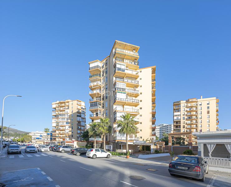 Foto 4b0c3c12-71cf-46c6-9dc4-7c396d339247. Apartament amb aparcament piscina a Playamar - Benyamina Torremolinos